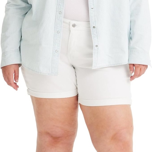 Levi's Jean Shorts 24W White Mid Length Mid Rise Slim Fit Denim Cuffed Plus Size - Picture 1 of 4